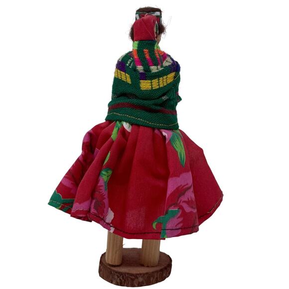 Hand Carved Wooden Indigenous Mother & Baby Doll 9" Vintage Pedestal - Picture 3 of 4